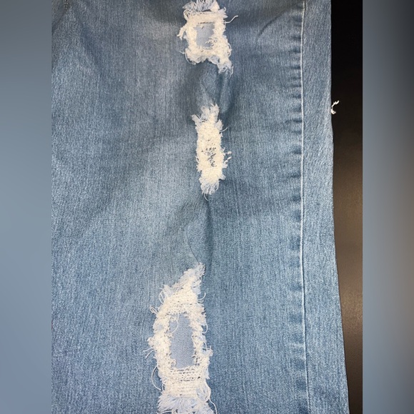 Nicki Minaj Mid Rise Cropped Women's Light Wash Blue Jeans Size 17/18 GUC - Picture 4 of 13